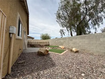 824 Blushing Rose Place Yard