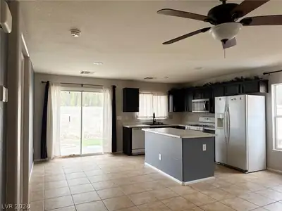 824 Blushing Rose Place Kitchen