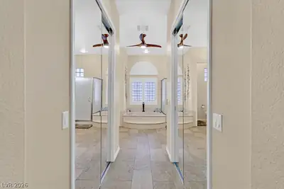 1823 Baton Rouge Street Primary Bathroom