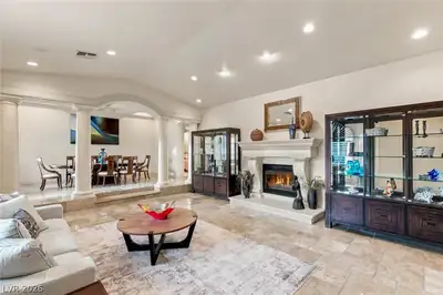 5030 Spanish Hills Drive Living Room
