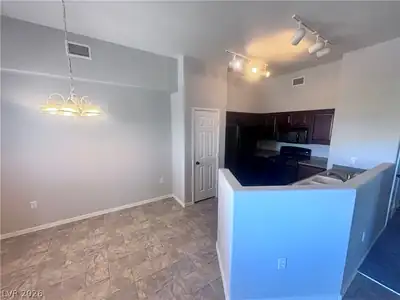 9303 Gilcrease Avenue 2249 Dining Area