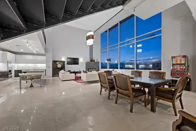 900 Las Vegas Boulevard 1508 Dining Area