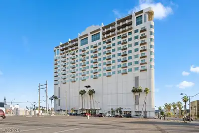 900 Las Vegas Boulevard 1508 Front of Structure