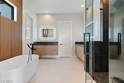 470 East Paradise Hills Drive Primary Bathroom
