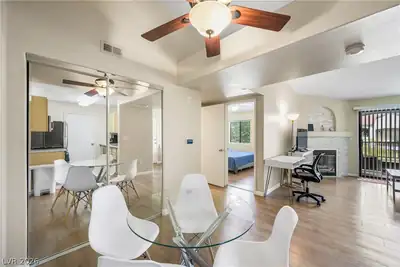 950 Seven Hills Drive 123 Dining Area