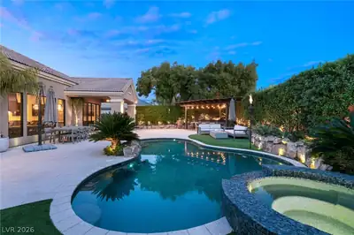 9429 Garnet Crown Avenue Pool