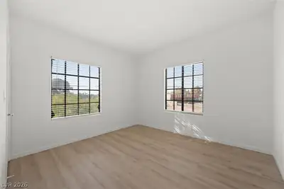 2001 Sue Court 206 Bedroom