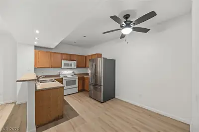 2001 Sue Court 206 Kitchen