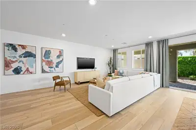 129 Rowan Grove Avenue Living Room