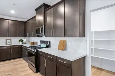 129 Rowan Grove Avenue Kitchen