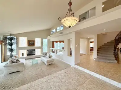 10981 Holyrood Court Living Room