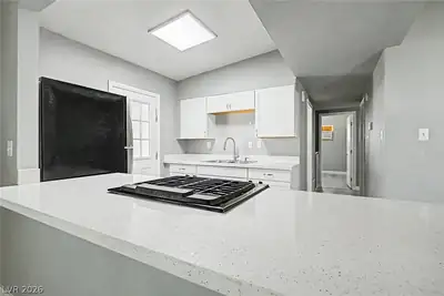 104 Stanford St Street Kitchen