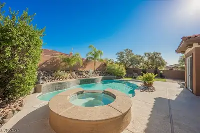 7270 Elessar Avenue Pool