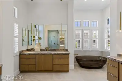 29 Desert Highlands Drive Primary Bathroom