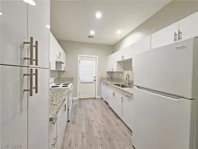 1121 Sixshooter Avenue 1 Kitchen