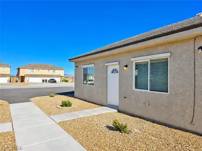 1121 Sixshooter Avenue 1 Front of Structure