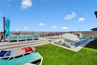 2252 Bird Of Prey Street Pool