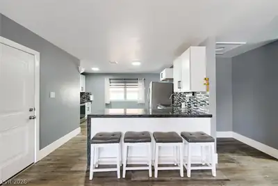 2728 Alcoa Avenue Kitchen
