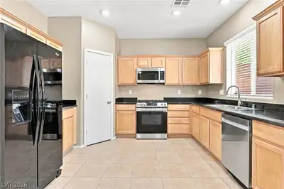 11240 Woodland Violet Avenue Kitchen