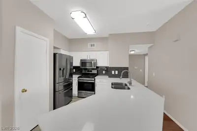 3400 Cabana Drive 2106 Kitchen