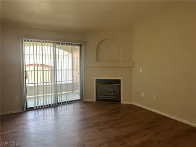 950 SEVEN HILLS Drive 1321 Living Room