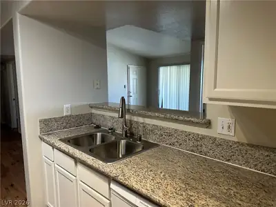 950 SEVEN HILLS Drive 1321 Kitchen