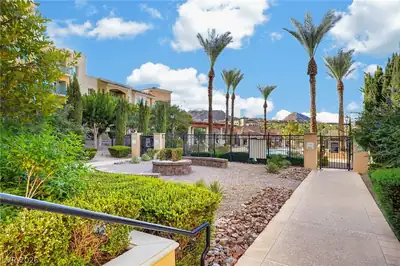 30 Strada Di Villaggio 243 Community