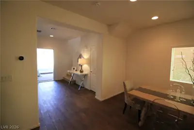 10086 Emerald Edgewater Court Dining Area