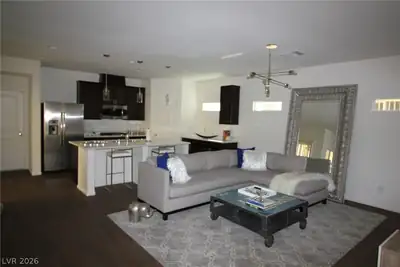 10086 Emerald Edgewater Court Living Room