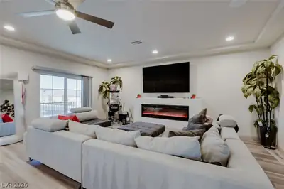 10704 Meridian Mills Road Living Room