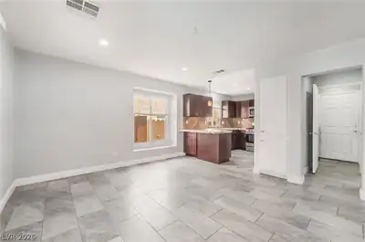 7527 Jacaranda Leaf Street Kitchen