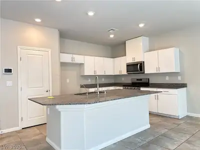 3807 Andorian Avenue Kitchen
