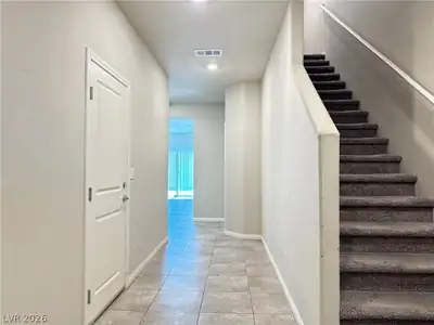 3807 Andorian Avenue Entrance Foyer