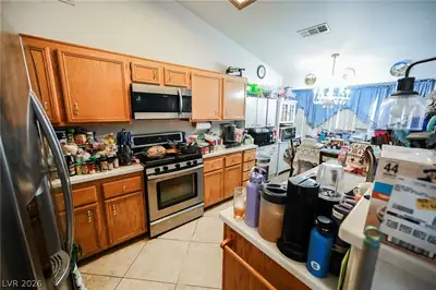 6092 Golden Nectar Way Kitchen