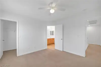 5364 Washington Apple Street Bedroom