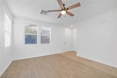 5364 Washington Apple Street Living Room