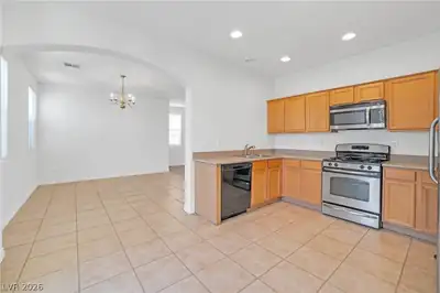 5364 Washington Apple Street Kitchen