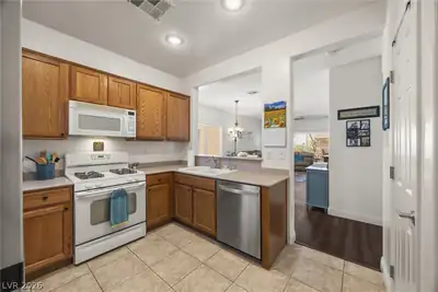 7940 Fantail Drive Kitchen