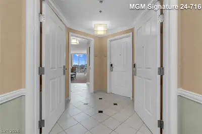135 East Harmon Avenue 2416 Entrance Foyer