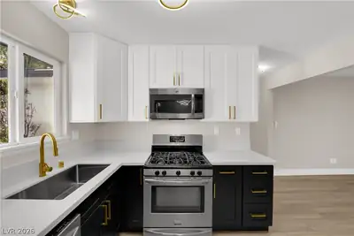 2109 Jansen Avenue Kitchen