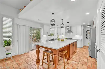5926 Gingham Street Kitchen