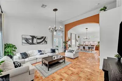 5926 Gingham Street Living Room