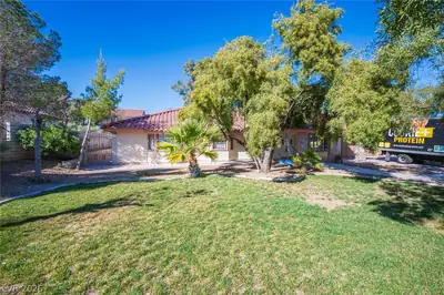 7100 King Solomons Court Yard
