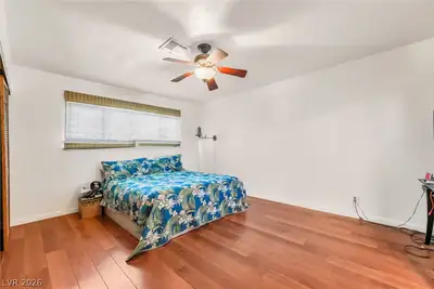 6604 Larchwood Lane Bedroom