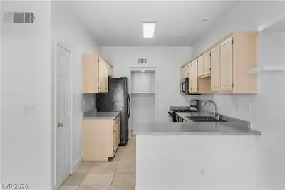 1633 Cave Spring Drive Kitchen