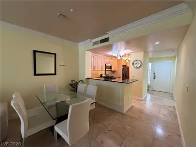 220 East Flamingo Road 124 Dining Area