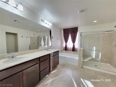 12281 Terrace Verde Avenue Primary Bathroom