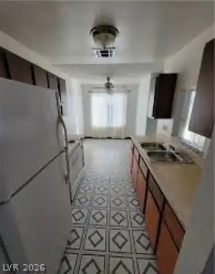 2762 Sidewinder C Kitchen