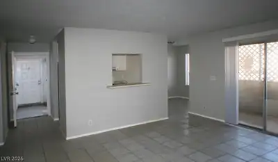 2762 Sidewinder C Living Room