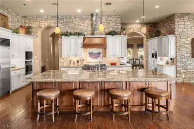 1065 Kratzer Circle Kitchen